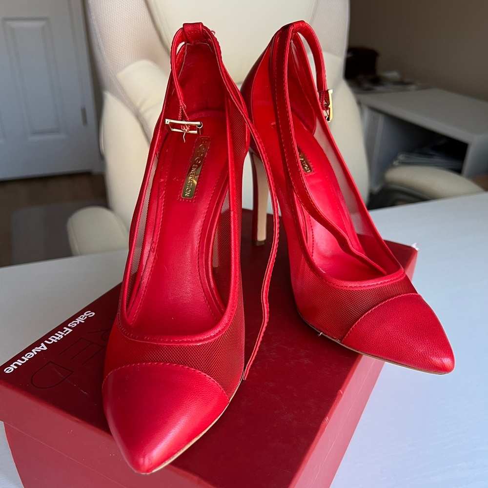 Hot BCBGeneration high-heel shoes, size 7M/37